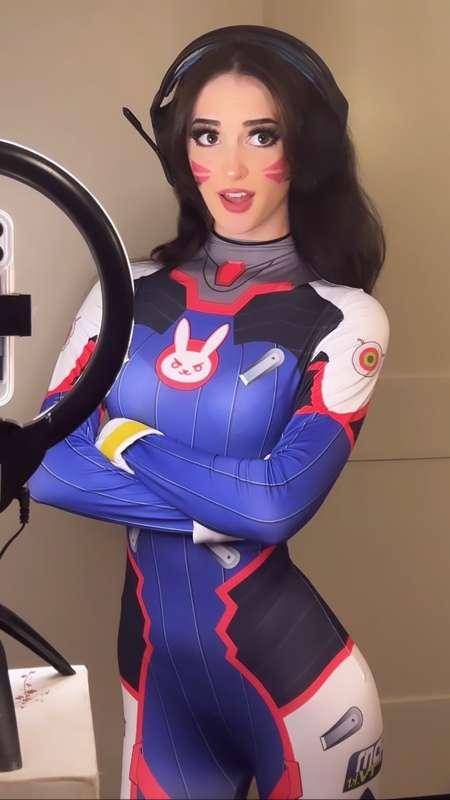 DVA COSPLAY WOO