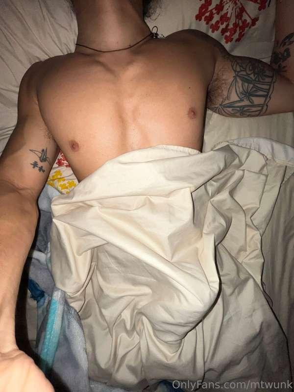 Woke up like this 😈😍 looking so yummy but nobody to suck me ..