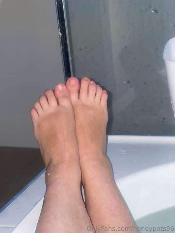 Bath water? I’ve got it.
Used undies? I sell them.
Got somet..