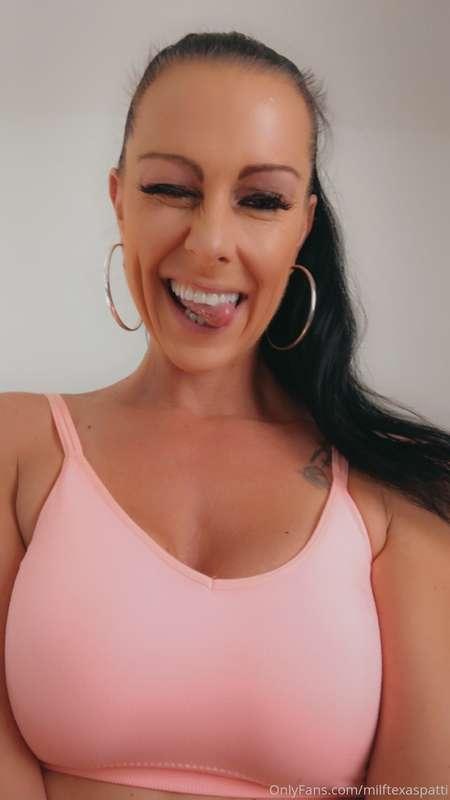 My new clip is waiting for u babe check your DMs 💌