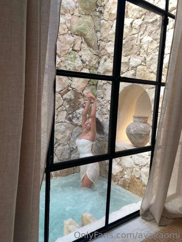 I like it when you spy on me... 😏 watch me get wet?