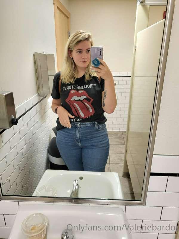 Bathroom boobies!