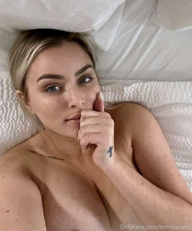 Just got to my hotel 😈 send me a tip and let’s talk I’m lone..