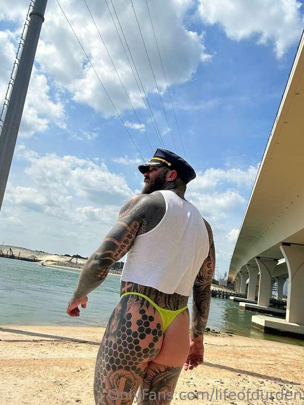 🍑🏝️⚓️