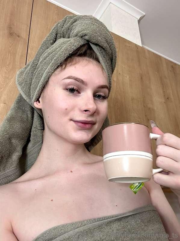 Basking in a fantastic mood after a refreshing shower! 🚿✨ Wi..