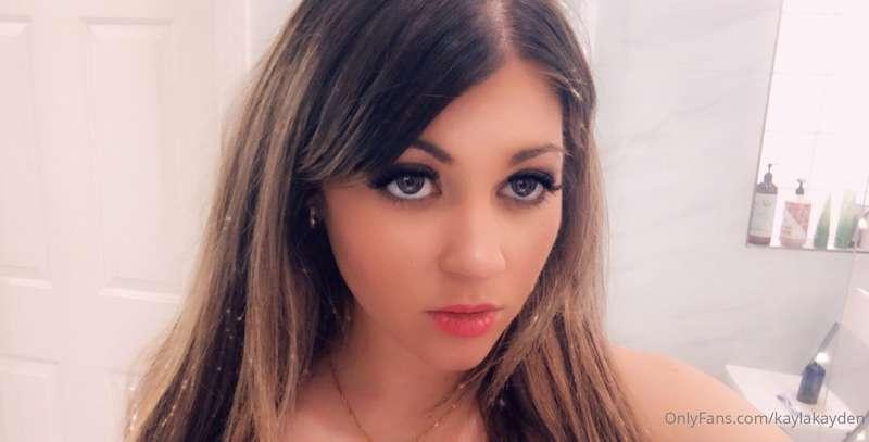 Selfies and toes ;)