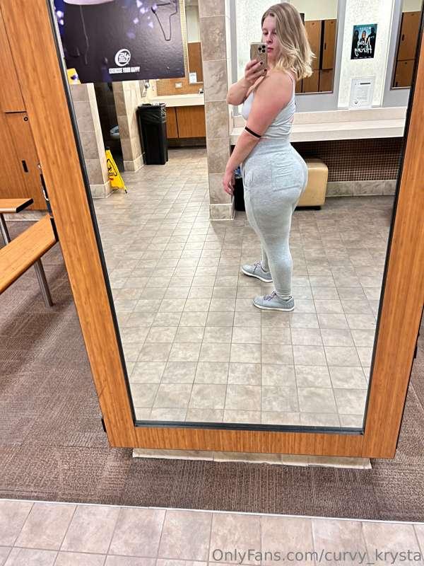 Do you like my curves? 👅
