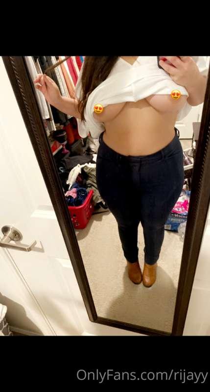 🤫 Don’t mind me just getting ready for work! 🤭