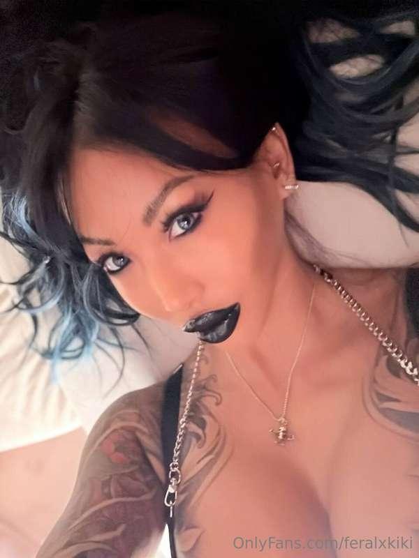 You’re mine, even when I’m ignoring you. Especially then. 😈