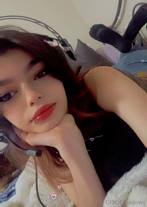 life’s easy when you’re this pretty