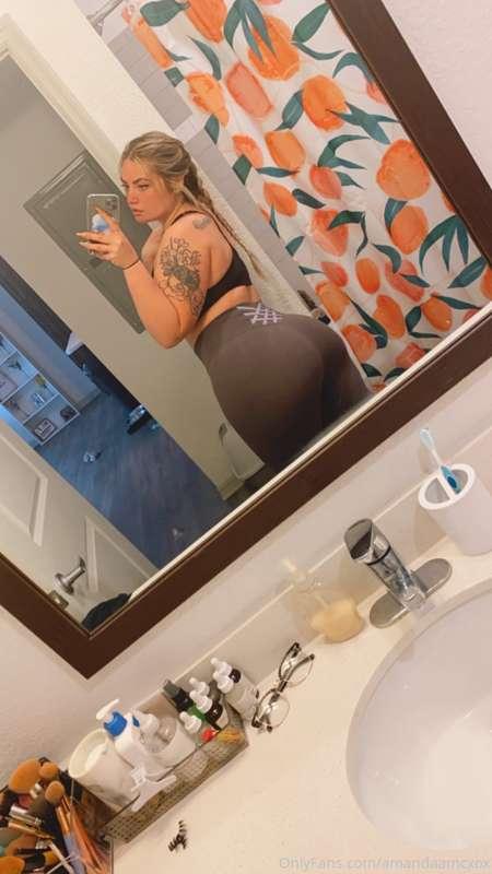 Swipe to take my clothes off 🥵