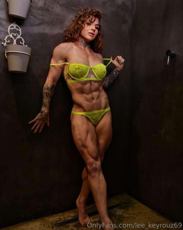 I want to wrap my thighs around you and squeeze!! 😈😈😈