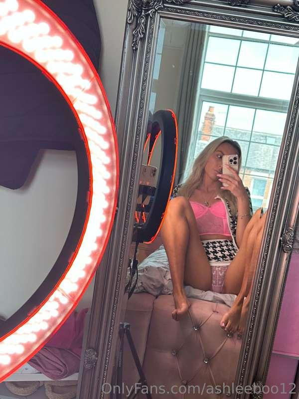 Come join my upskirt secret live 😈 Also live on my TikTok (A..