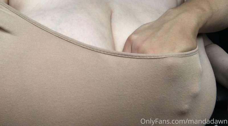 He’s got his hand on my titty!❤️😈