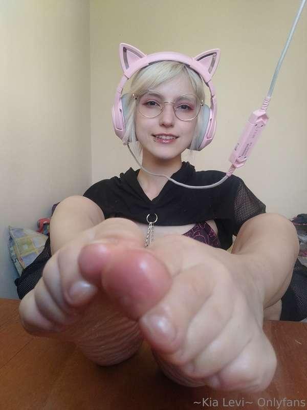 Fotos de piecitos, set viejito, resubido.
UwU disfruten <3