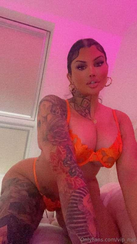 Available for video call all day message me to book 😈