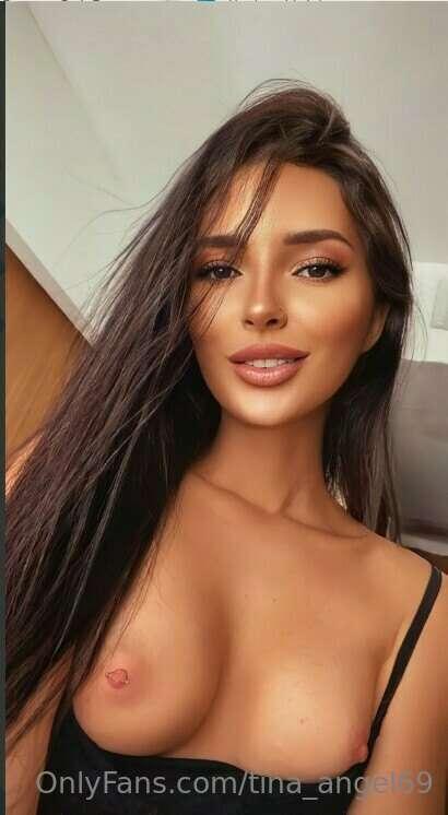 𝐇𝐨𝐭 𝐛𝐫𝐮𝐧𝐞𝐭𝐭𝐞 𝐛𝐚𝐛𝐞 @angelina_crystal 𝐫𝐞𝐚𝐝𝐲 𝐭𝐨 𝐩𝐥𝐚𝐲 with you r..