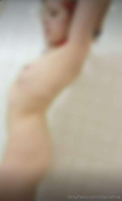 Earlier I shared pics of me taking a shower🙈. This time I th..