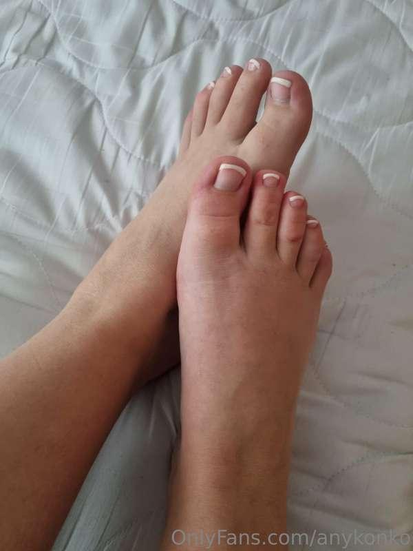 CZ/ A co nožičky? Líbí se Vám nehtiky ? 💦🫡  EN/ What about t..