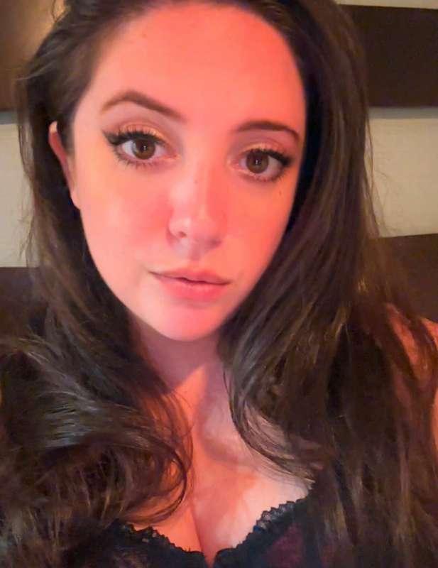 I’m so ready to be your little homewrecking slut 🥵