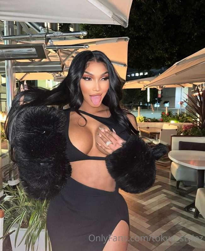 👅