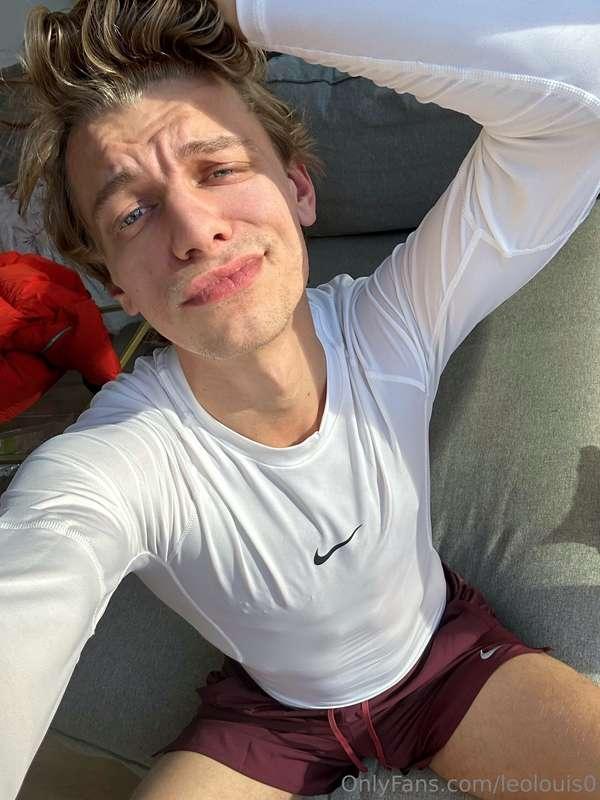Wanna know what I'm thinking? DM me!