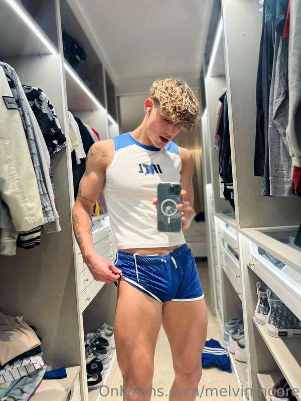 Swipe to undress me 😏

Take your time, baby 😈