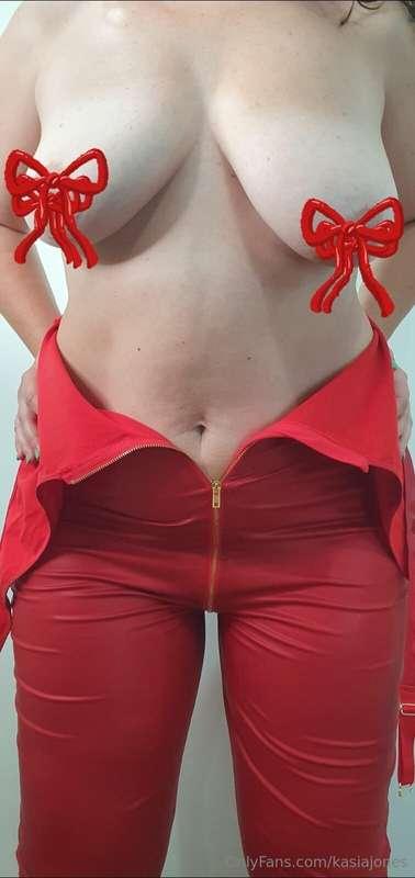 My BOOBS wanted to say hi 👋🏻😘