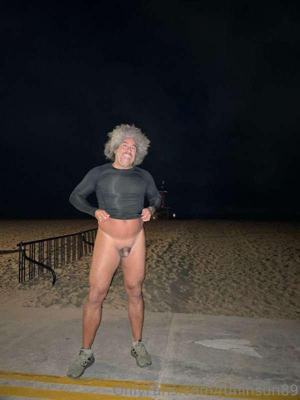 BOTTOMLESS!! Lost my pants when the camera came out 😜😉