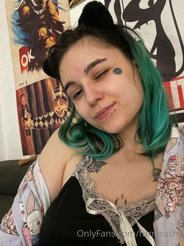 Winking at you without any hint🤭😏😅😈