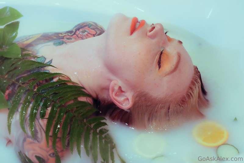 I definitely need to relax tonight. Comment and share your f..