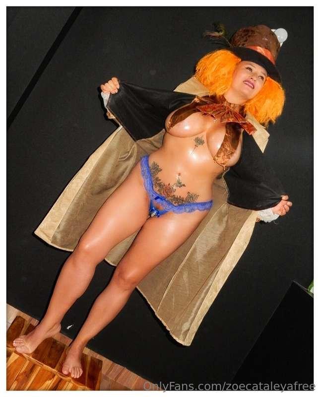 zoecataleyafree image #0