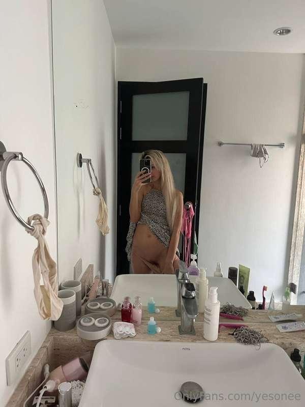 It's so hot outside 🥵
is it possible for me to take my panti..