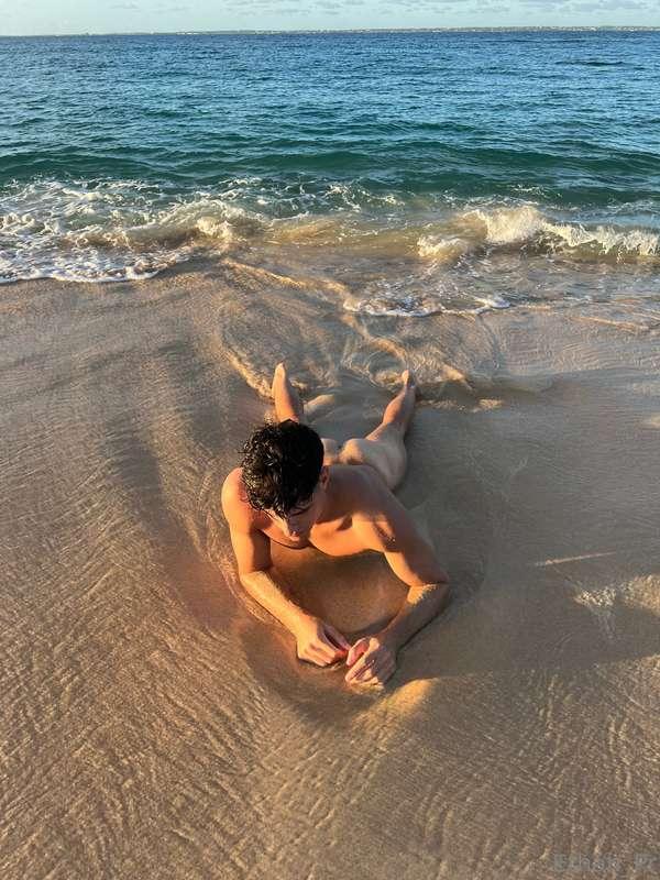 Let’s fuck like this? 🍑
