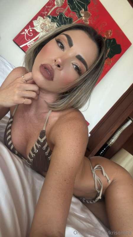 If you were here right now, would you behave? or nah? 😏