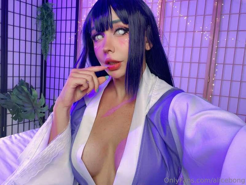 In case you've forgotten, I do amazing Hinata cosplays 🥷💜