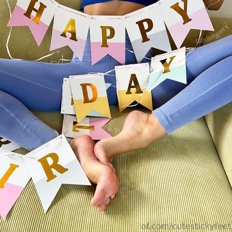 cutestickyfeetfree image #0