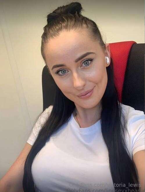 🔥FREE RIGHT NOW – @lindseyxheartx is ONLINE & HORNY🔥 This na..