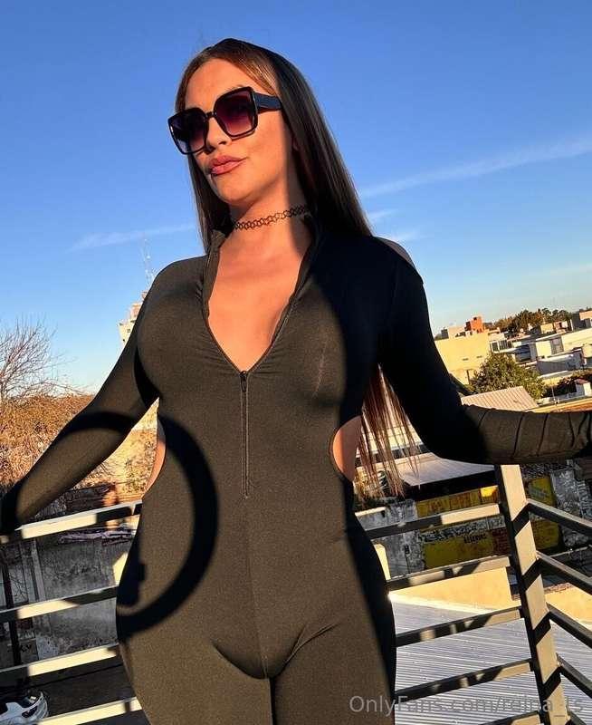 A perfect evening begins with your message to my DM😋