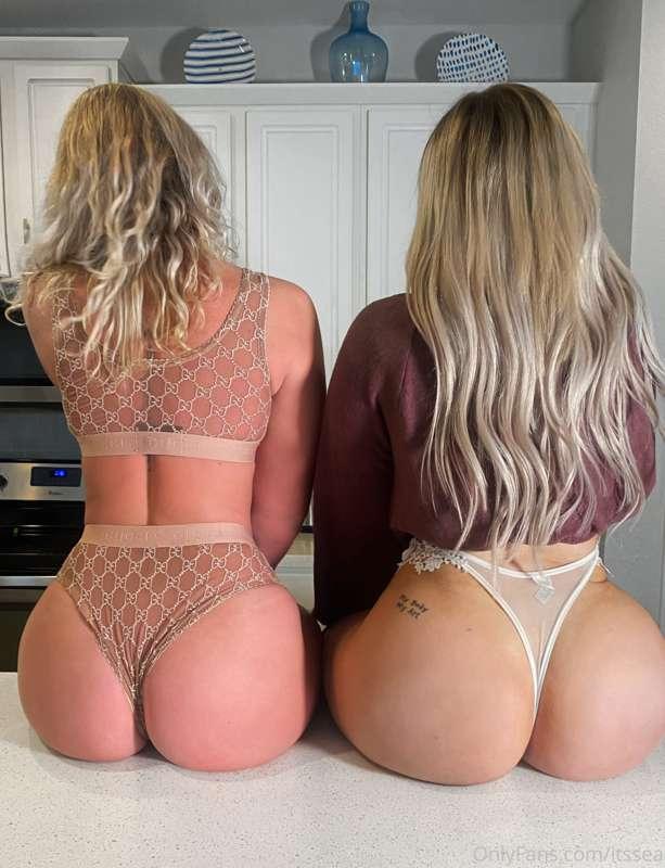 ass on the counter... oops @xoangeliaa onlyfans.com/xoangeli..