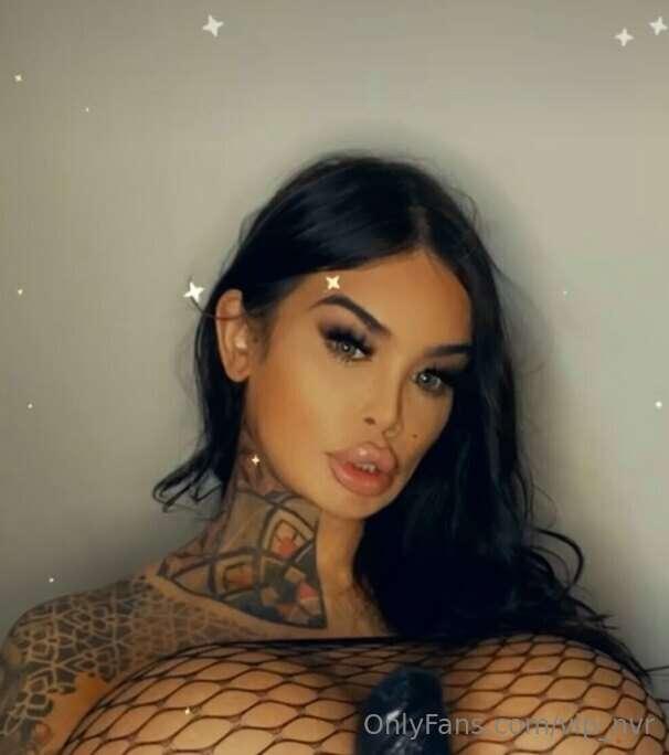 What do you think about toys in the bedroom?😋🤭