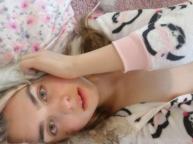 Who wants to sneak up behind me and fuck me? (I'm such a swe..