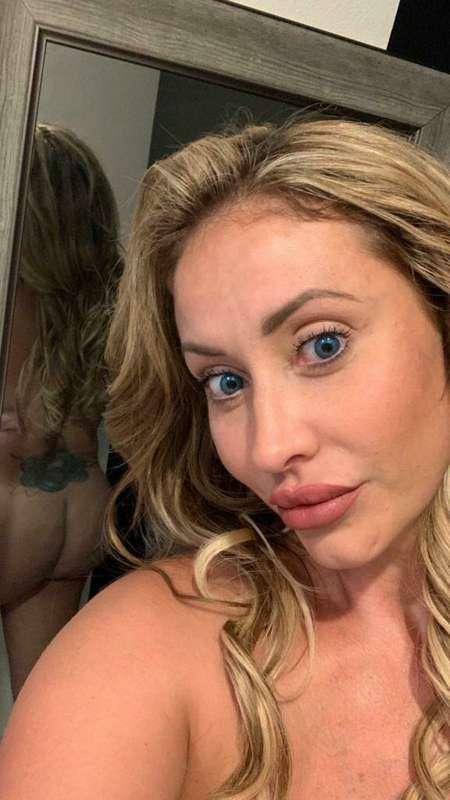 Oh, did you see that? 🍑