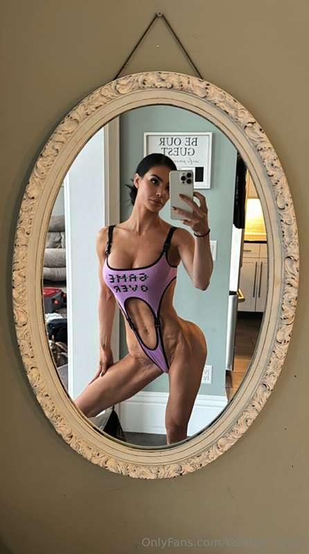 Get ready for some live fun! Which game do you want to play?..