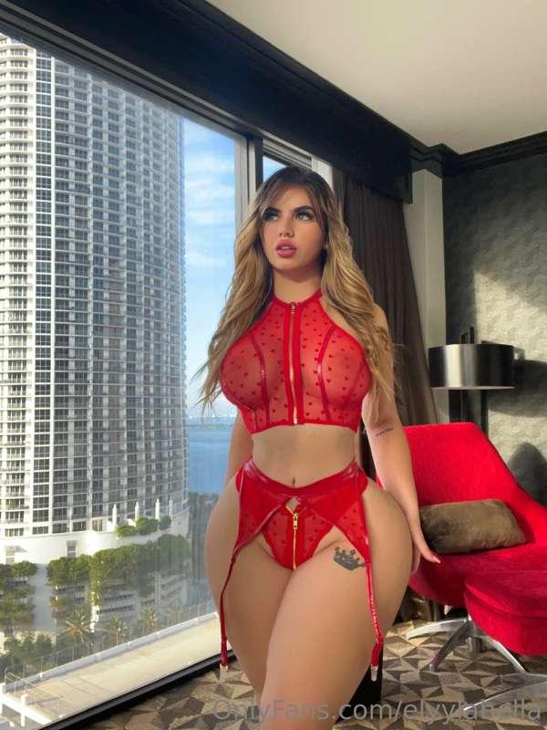 Buenos Dias papi, did you dream about me last night 😊