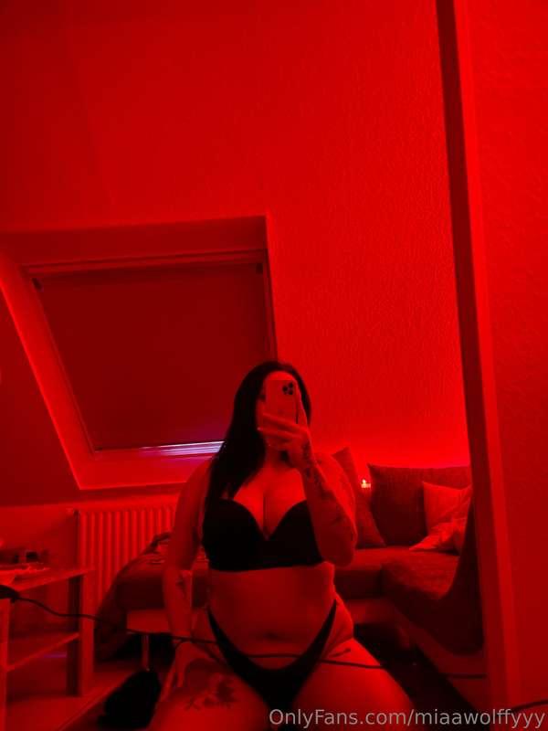 what do you think about my hips? 😛💕