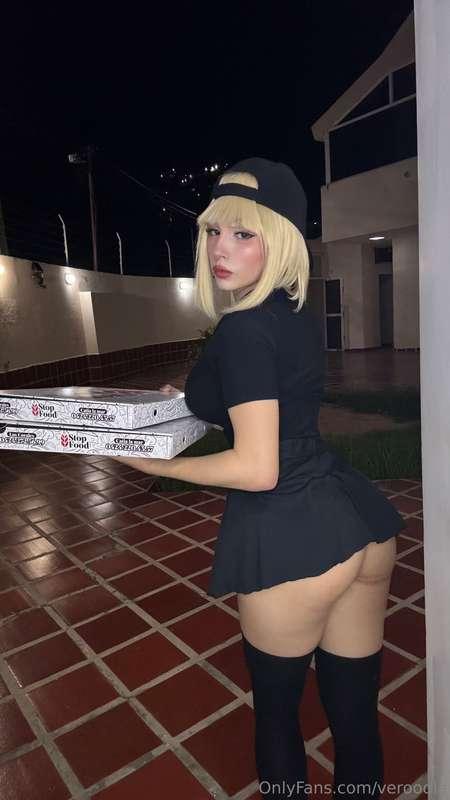did someone order a pizza?