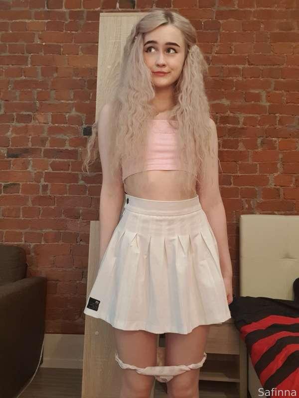 Hey, daddy, I dropped my panties, could you help me with it? 👉👈


𓆩♡𓆪 #blonde #daddysgirl #horny #teen #skirt #smalltits #fyp #cute 𓆩♡𓆪