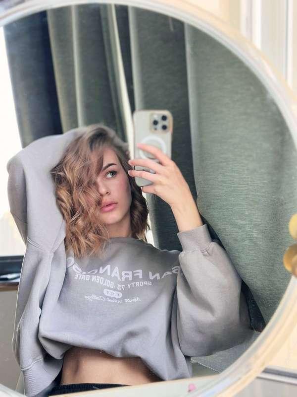 I've started sorting out my closet and trying new looks! 🤔 l..