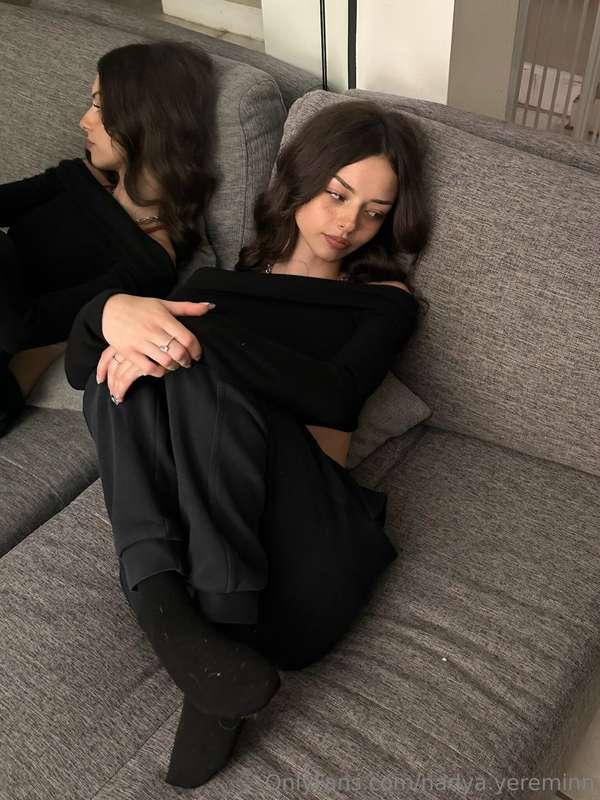 Just me, a cozy corner, and a little bit of peace🥰